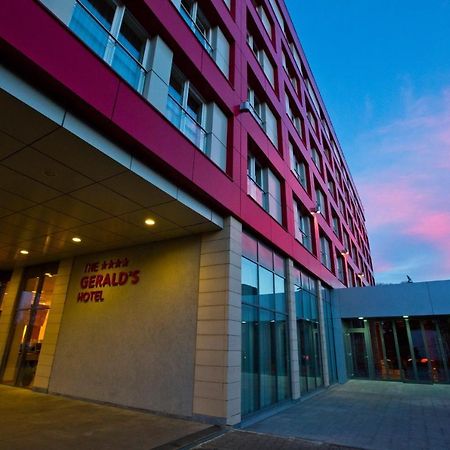 The Gerald'S Hotel Rădăuţi Exterior foto