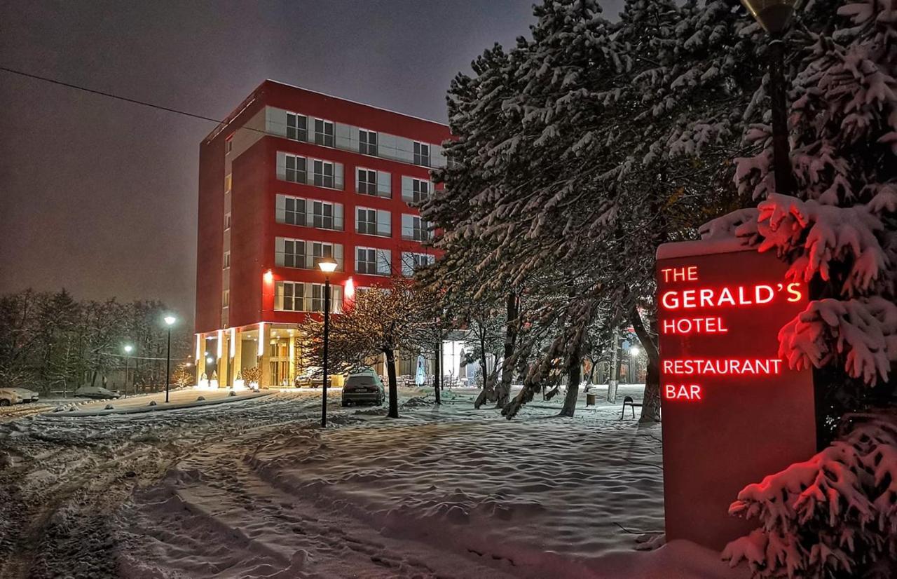The Gerald'S Hotel Rădăuţi Exterior foto