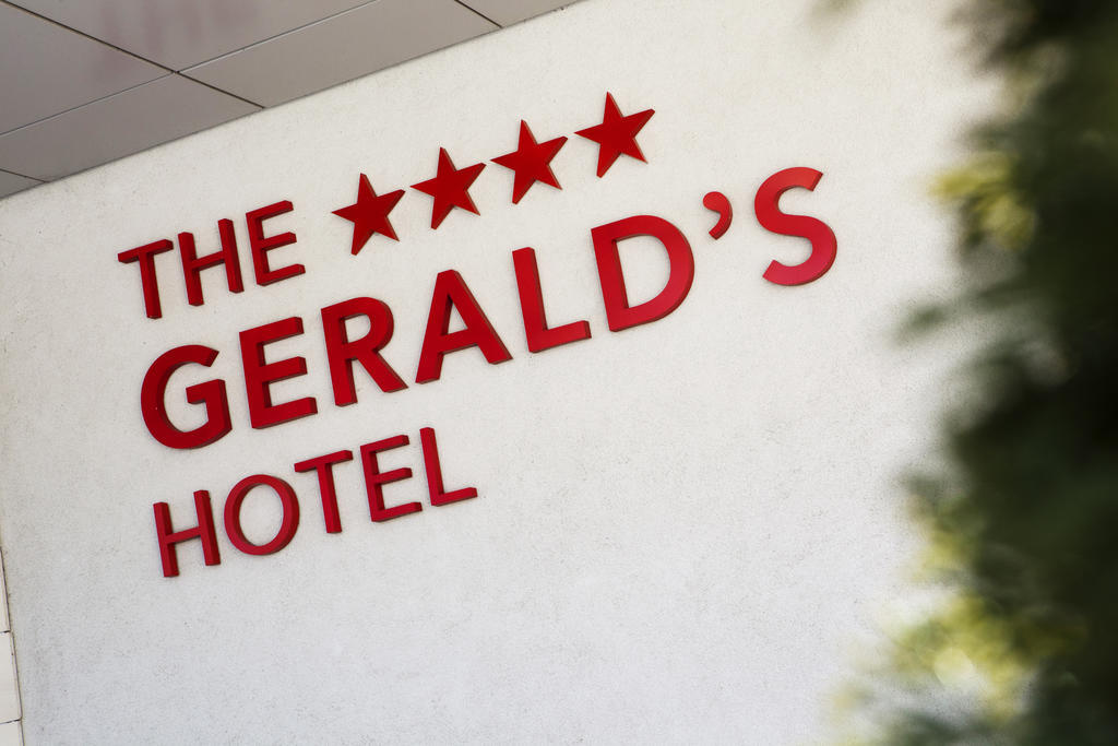 The Gerald'S Hotel Rădăuţi Exterior foto